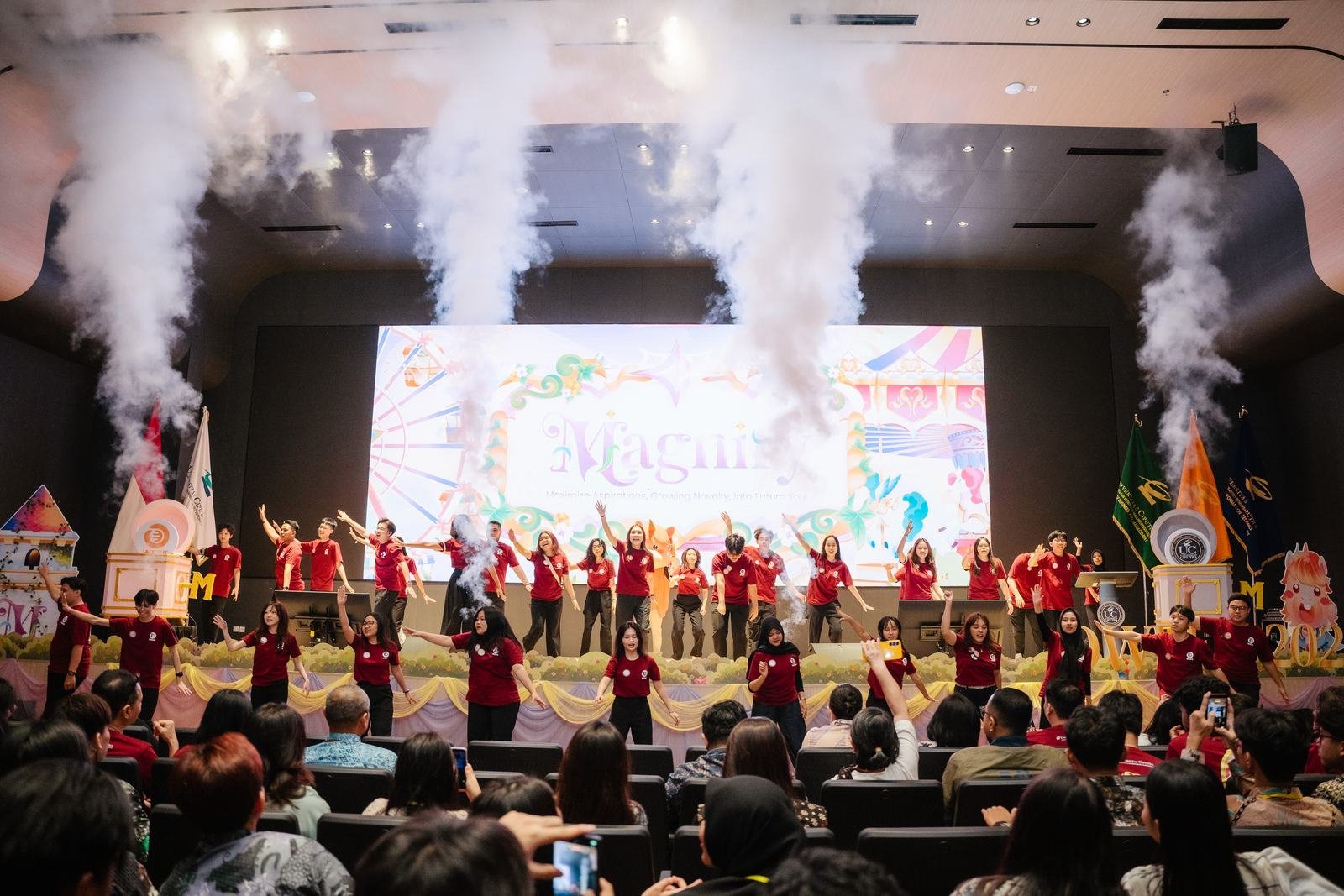 Pembukaan O-Week dengan semburan CO2